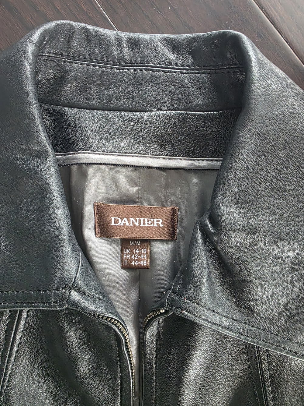 Danier Women's Black Leather Zip Jacket - Picture 4 of 7